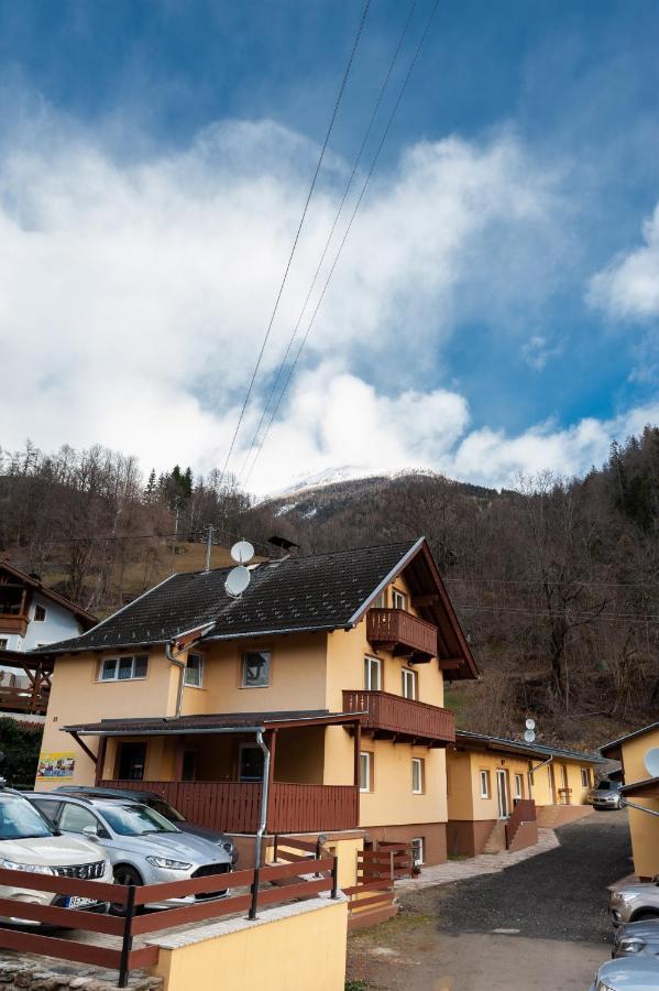 Hotel Haus Alpenblick Moelltal Flattach Esterno foto